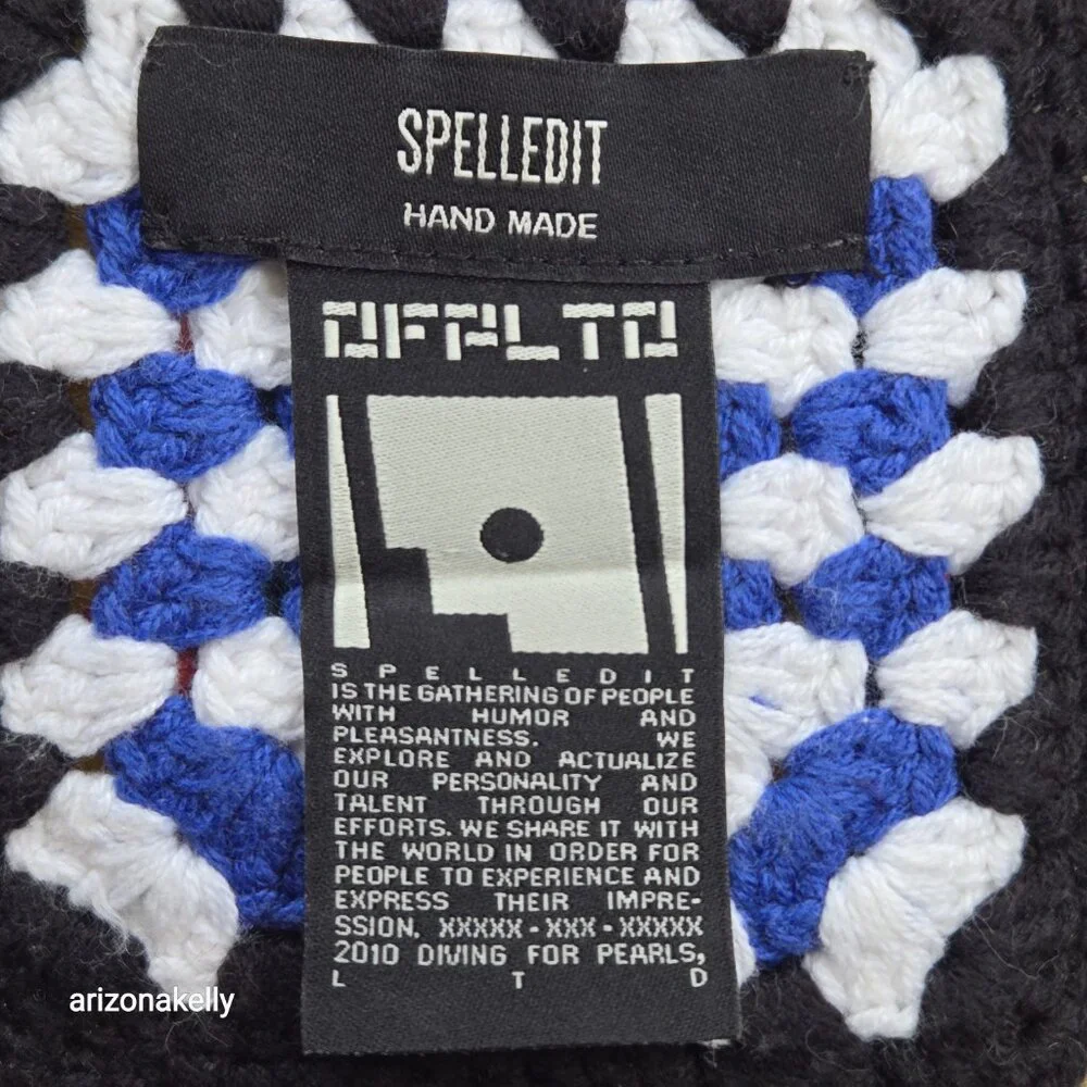 Granny Square Handmade Scarf Spelledit